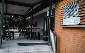 High Street Motor Inn